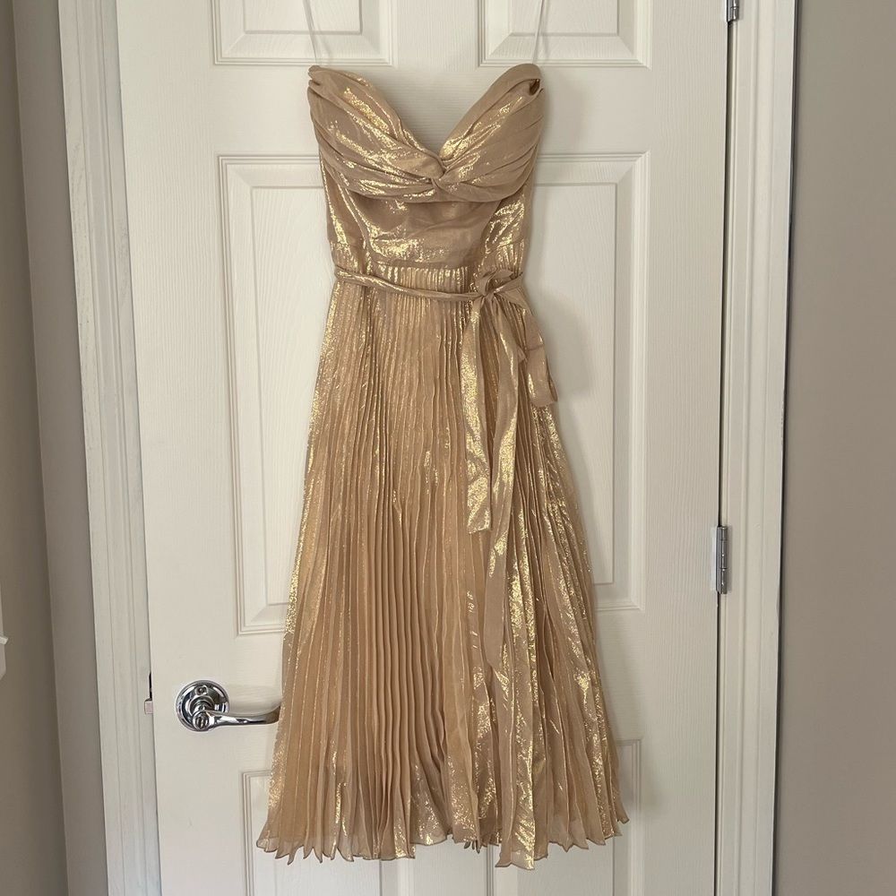 ❤️‍🔥Nicole Bakti Gold Metallic Silk Pleated Medium dress